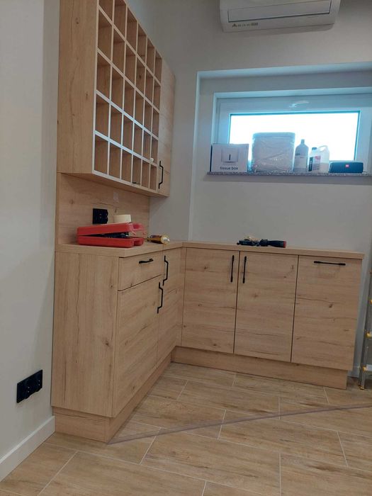 Usługi stolarskie, złota rączka - meble na wymiar, montaż, naprawy