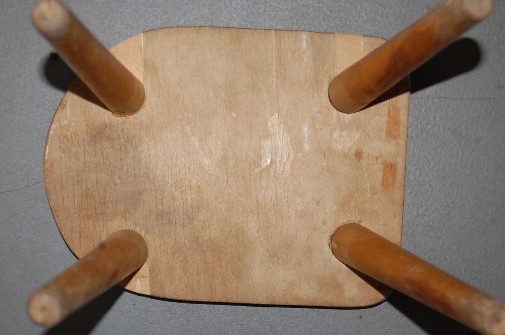 Stołek drewniany, patyczak - PRL