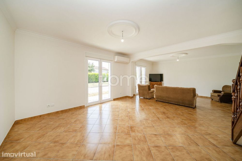 Moradia térrea em Amares com lote de terreno de 1820m2
