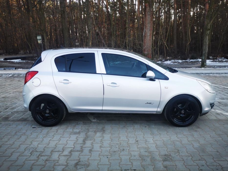 OPEL CORSA 1,2  LIMITED  benzyna 85 km