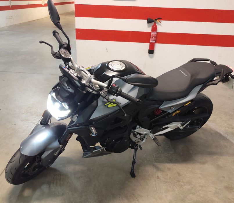 BMW F900R - Dynamic ESA