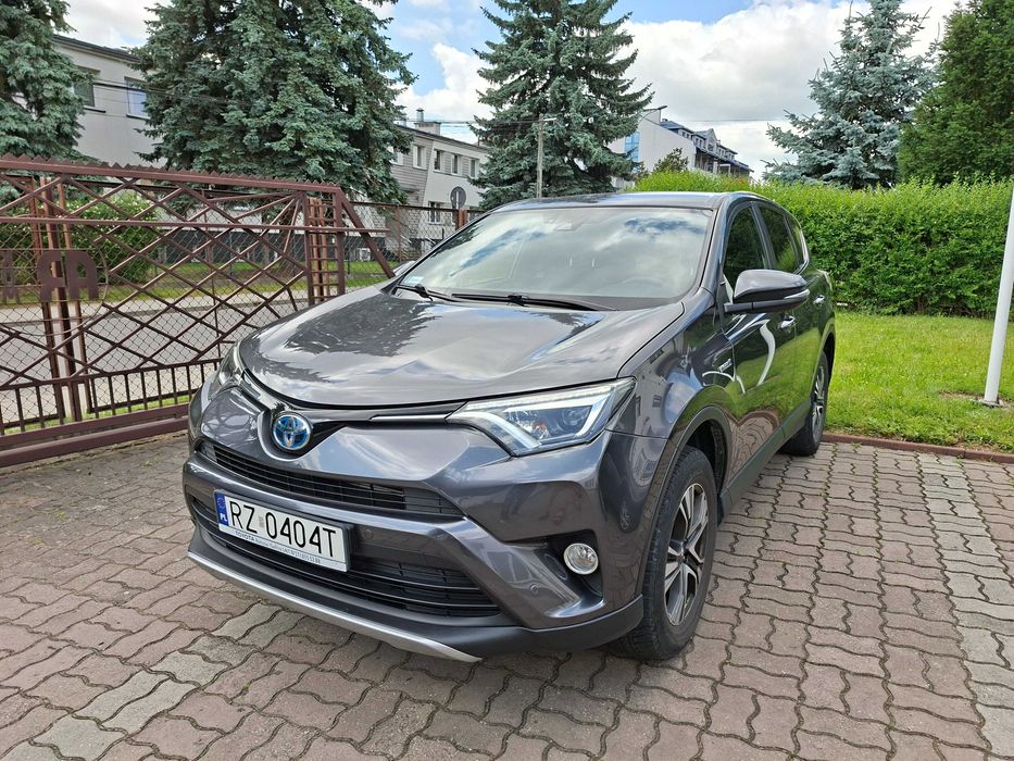Sprzedam Toyota RAV4, 2,5 hybryda z 2017roku