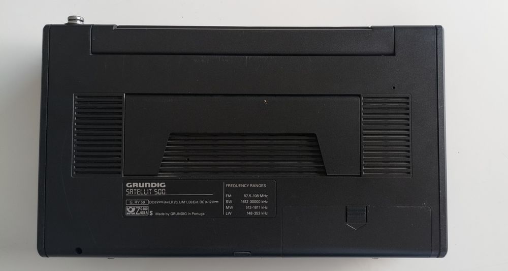 Grundig Satellit 500 radio globalne