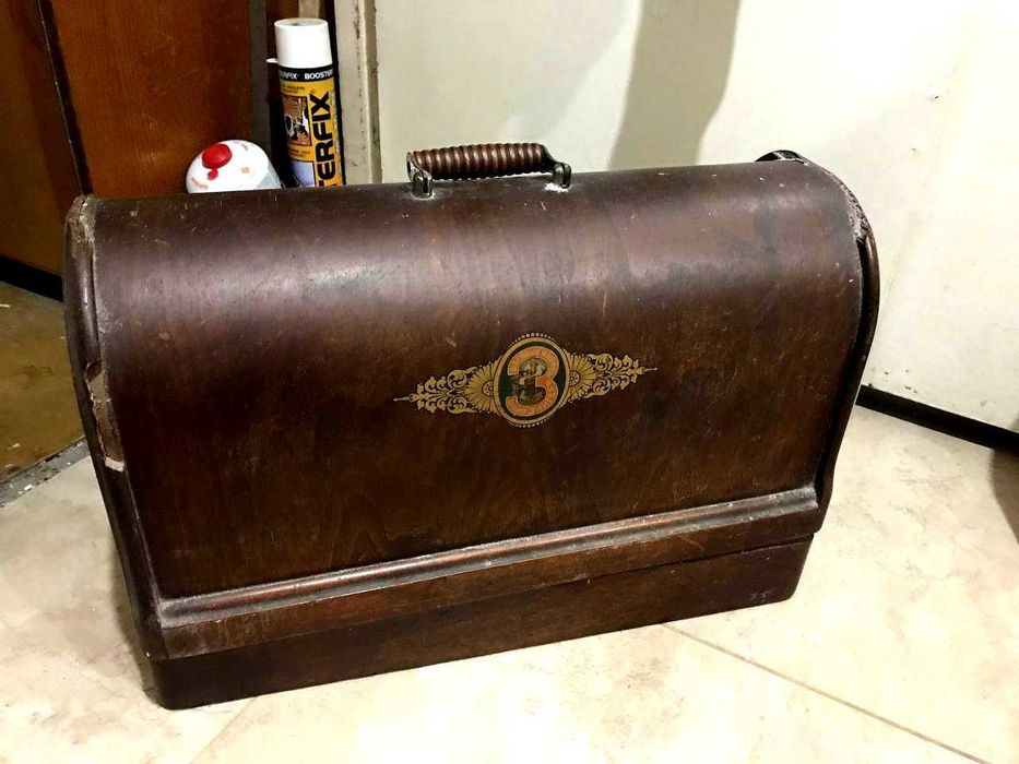 Швейна машинка Зингерь