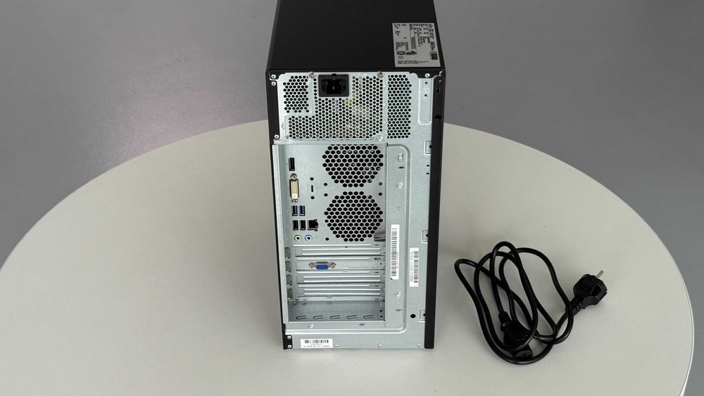 Fujitsu Esprimo P557/E85+ (i5, SSD, Windows 10 Pro)