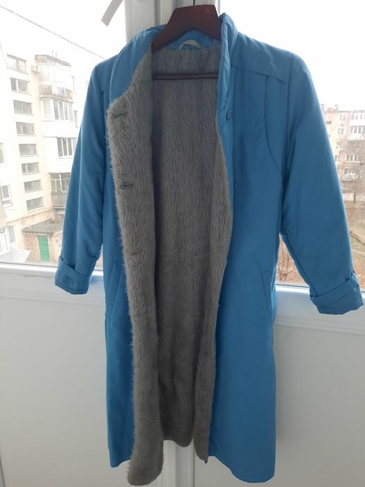 Віддам пальто жін р 48-50 осіннє блакитне, плащівка з підкладкою, б/у
