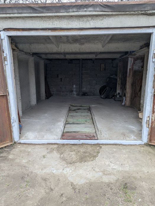 Одеський гараж у гарному стані.