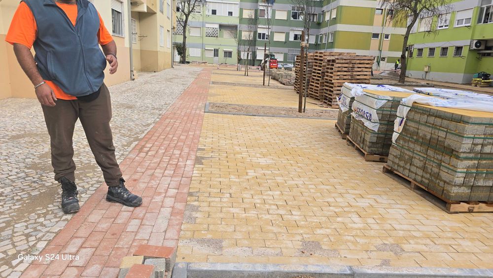 Pavê calçada lancil lajeta grelha de relvamento