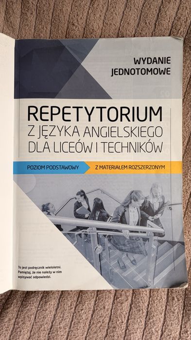 Repetytorium z jęz angielskiego poziom podstawowy+rozszerzony Pearson