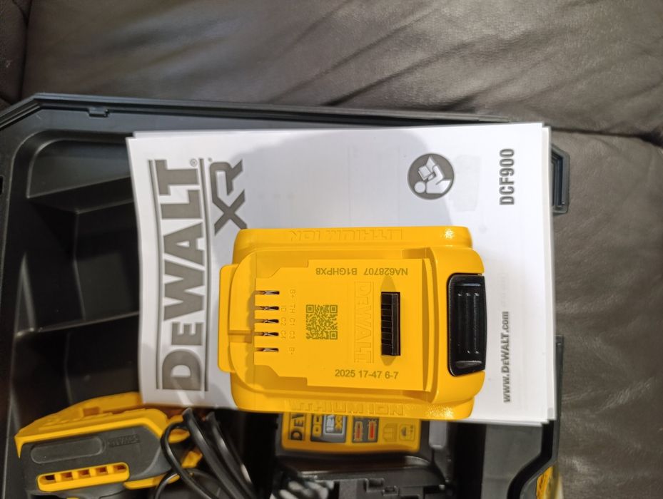 гайковерт dewalt 900 P1T девольт