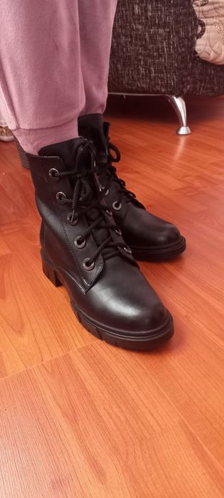 Продам зимні ботінки