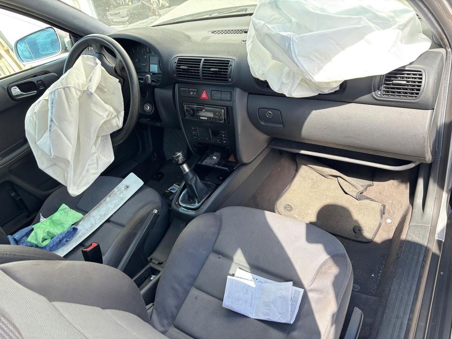 Audi A3 1.6 Gasolina de 1999 para peças