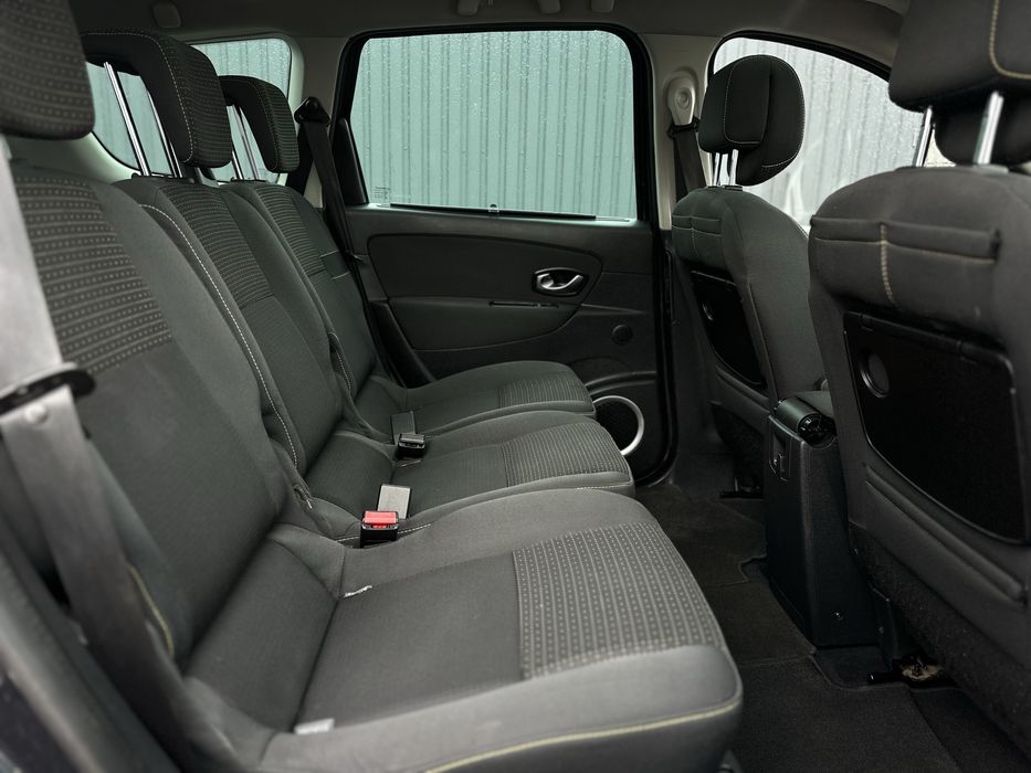 Продам Renault Grand Scenic 2010