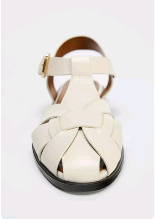 Босоножки ZARA 42 размер, новые.