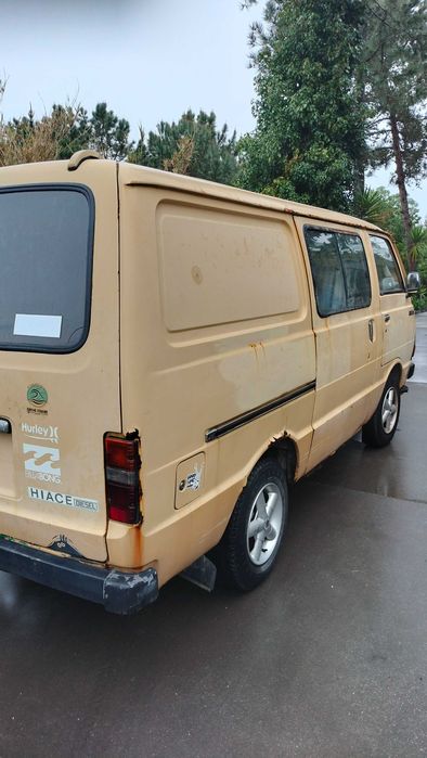 Toyota Hiace 1981 (troca por mota 50cc)