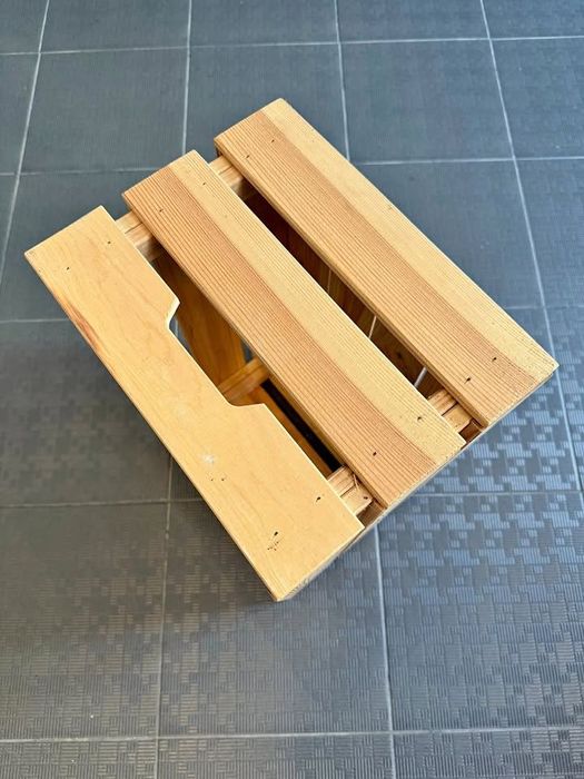 Caixa de madeira pequena