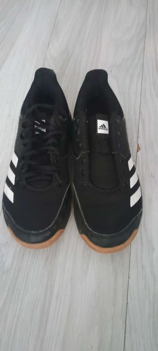 Buty adidas halowe
