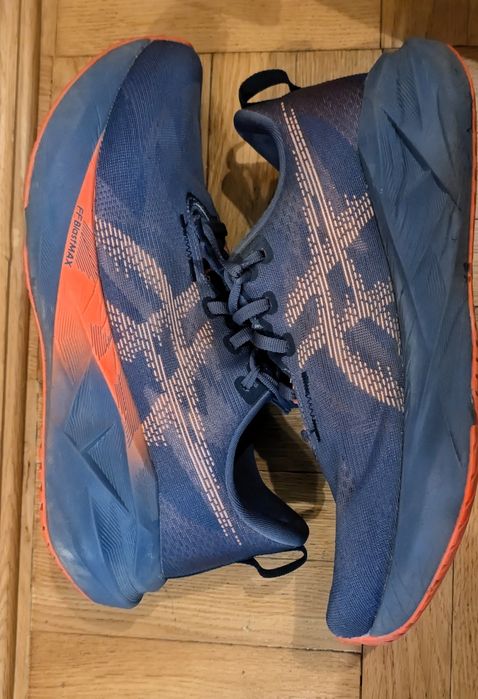 ASICS Novablast 5 43.5 (27.5)