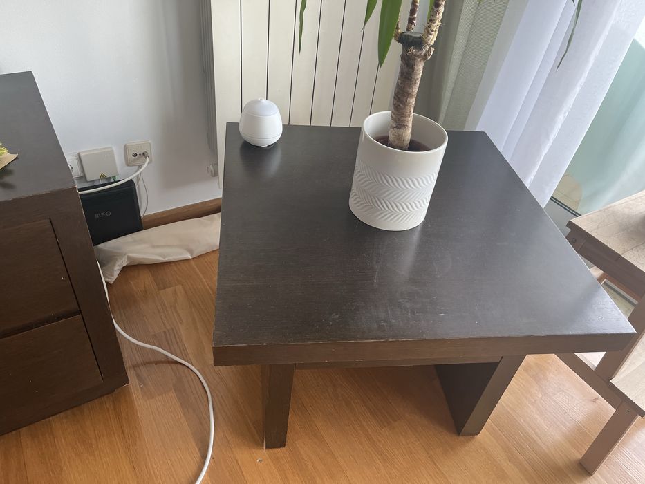 Mesa de apoio de madeira