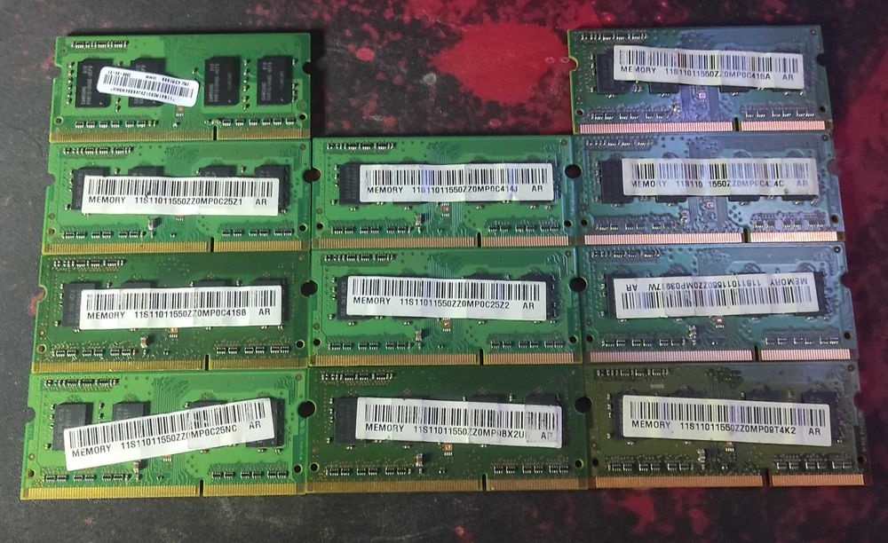 Оперативна пам'ять Samsung SoDIMM DDR3 1gb 1066MHz