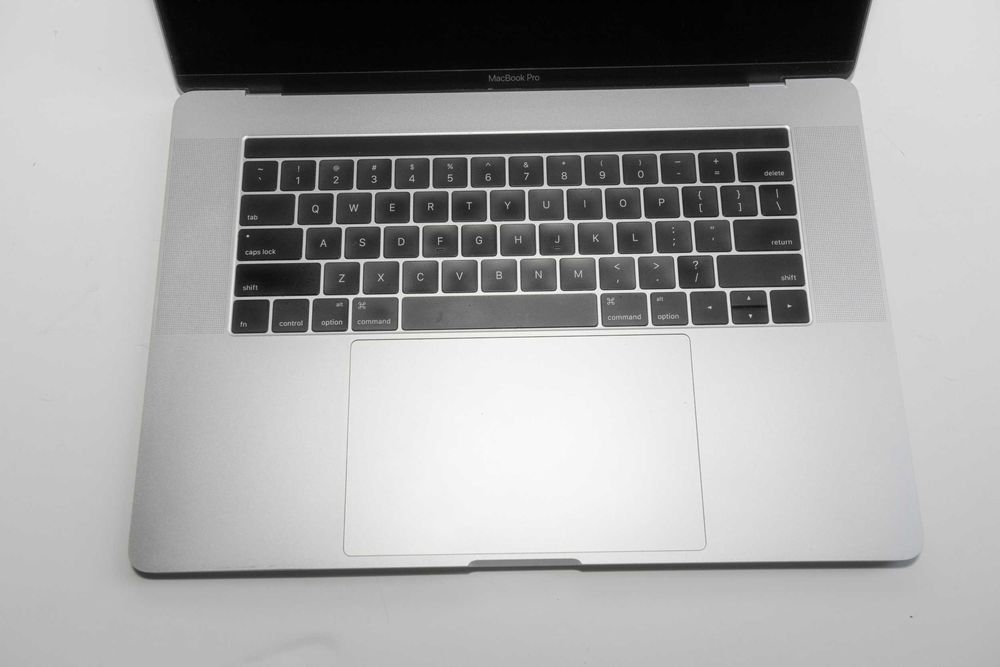 MacBook Pro 15" A1707 i7 16/256, touchbar
