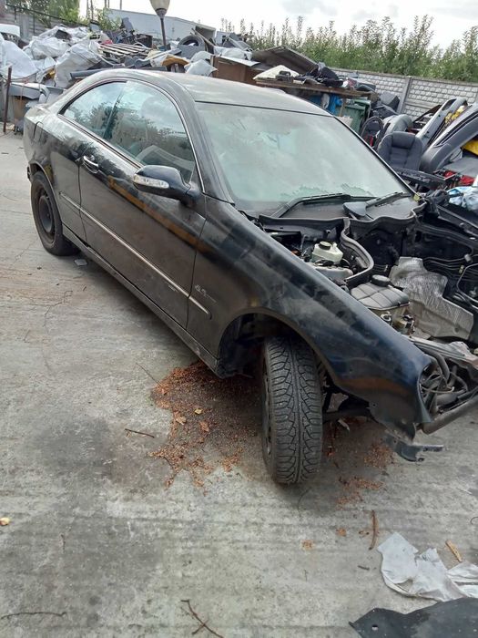 Mercedes CLK 500 W 209  cwiartka lewa