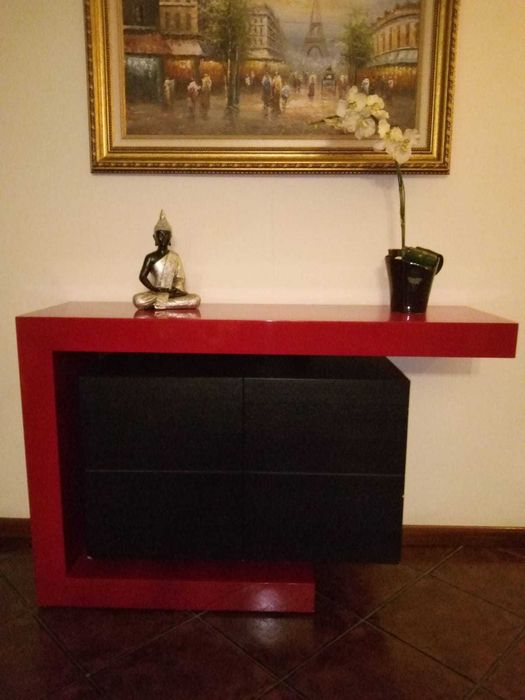 Calçadeira vermelho lacado  e preto