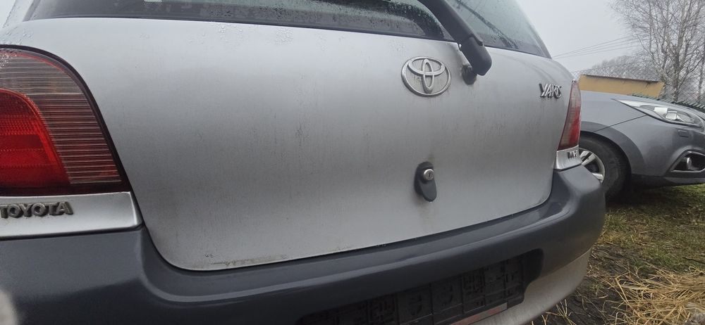 Klapa bagażnika tylna Toyota Yaris I 2002r 199