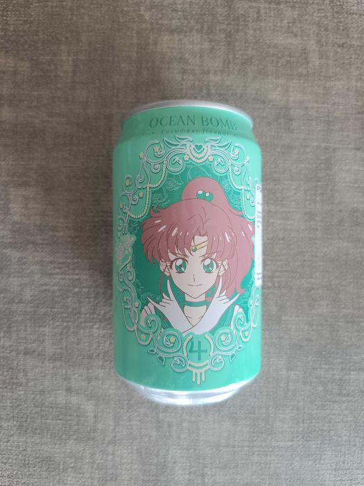 Latas e garrafas para coleção