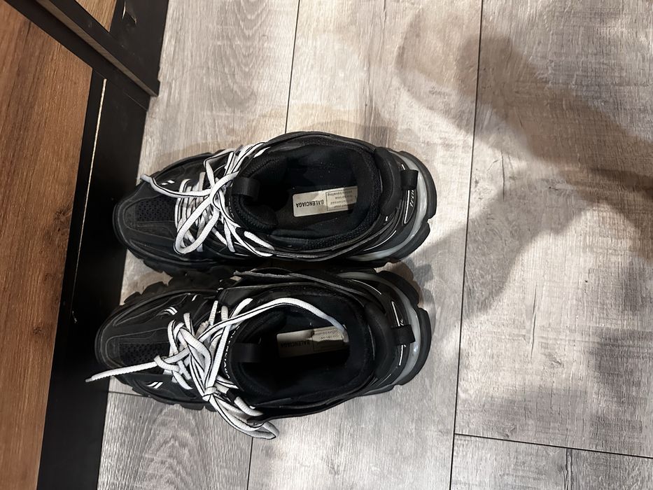 Balenciaga track led