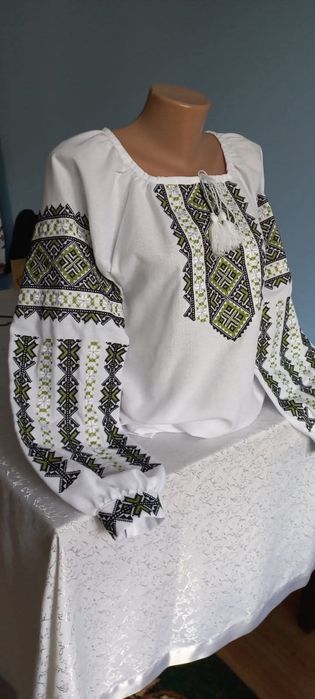 Вишиванки жіночі