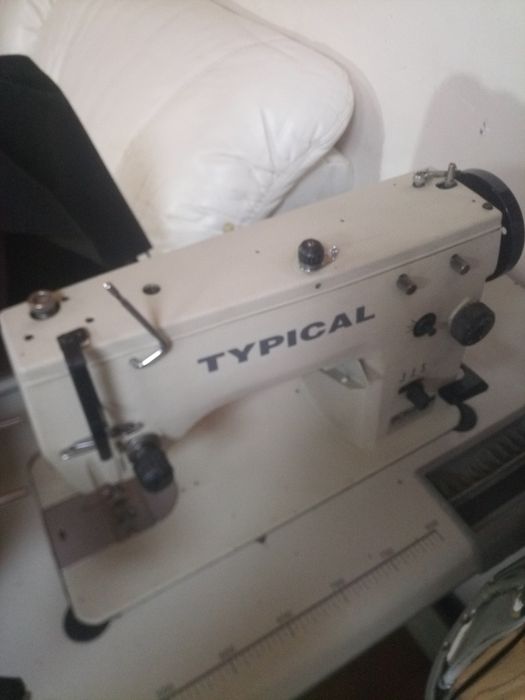 Машина  швейна промислова зигзаг typical GC20U33