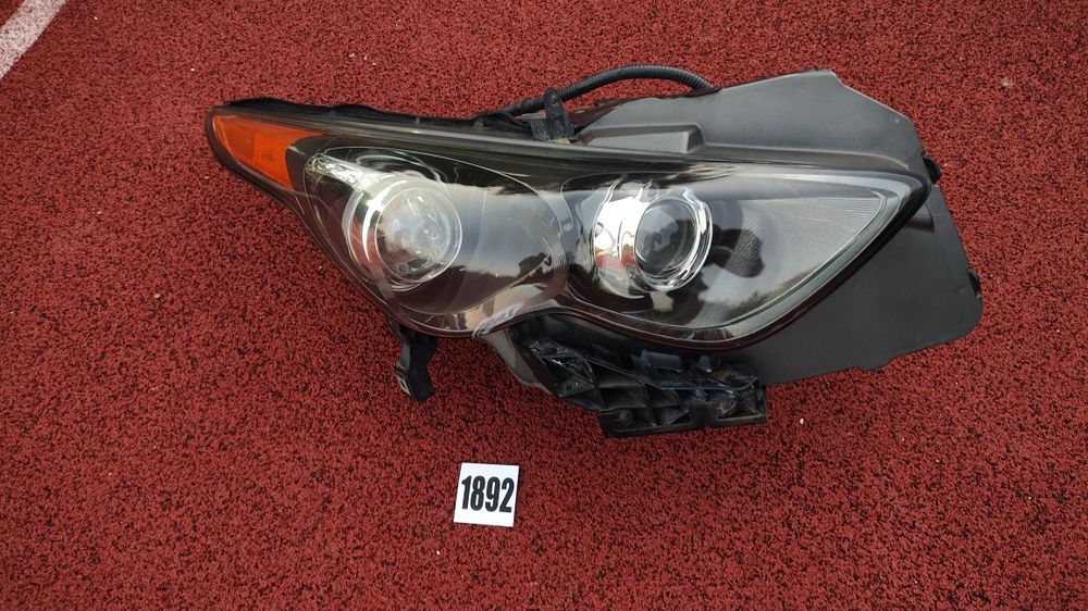 Фара права Інфініті ФХ37 Infiniti QX70 FX35 FX37 FX50 260101CE0A 1892