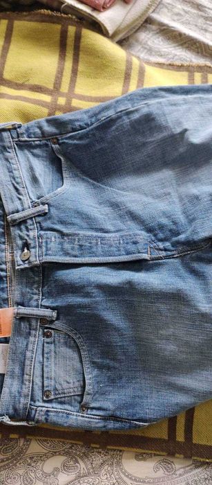 Levis брюки W33  L32 нові