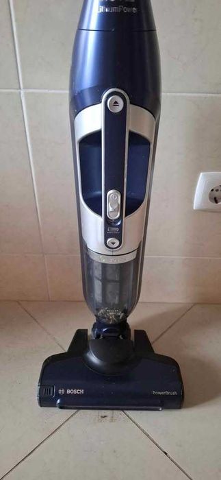 Vendo aspirador vertical sem fios da BOSCH. Muito eficiente e prático. 100€ Preço negociável.