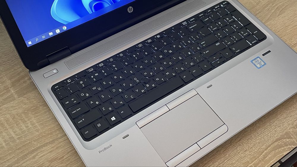 Ноутбук HP ProBook 650 G2 / 8 GB RAM / i5-6300U / R7 M365X 2 GB / 3 год. акб