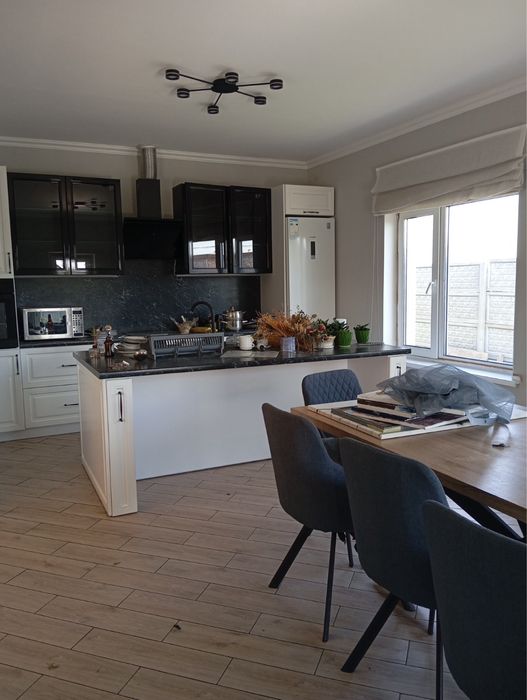 Прибирання будинків, квартир, кафе. Клінінг