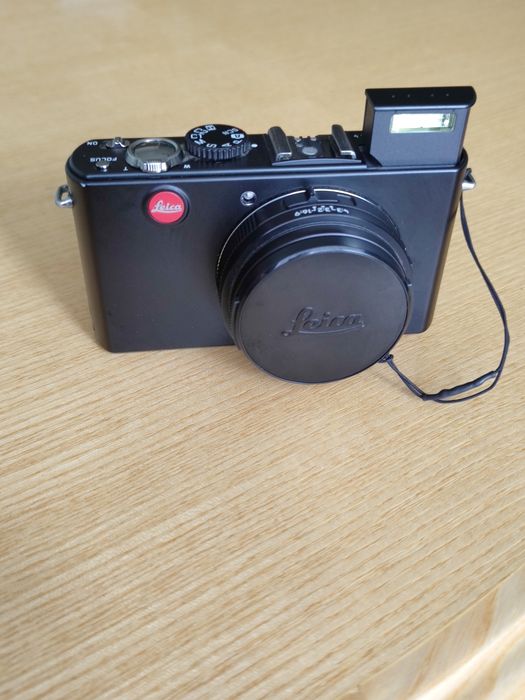 Leica D-Lux 4 — Повний комплект із фірмовими аксесуарами
