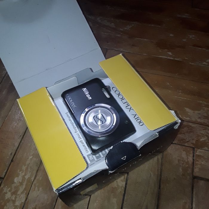 юбілейний Nikon Coolpix A100 цифровий фотоапарат (дефект)