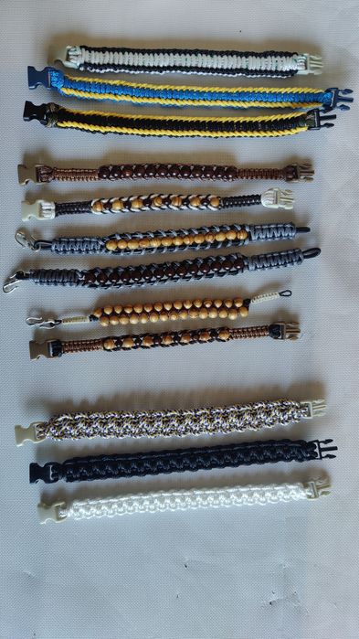 Браслети з паракорду