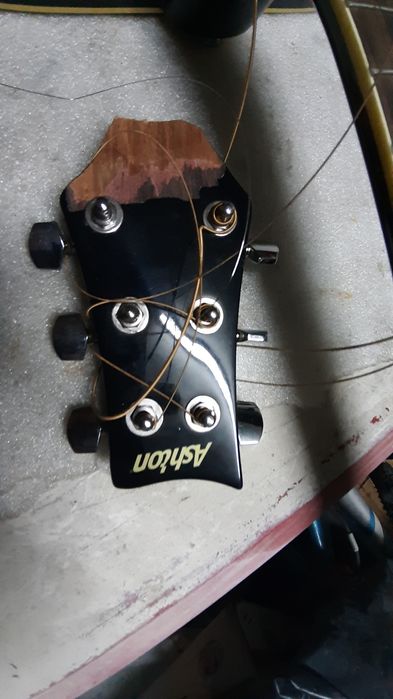 Bonita Guitarra para restauro