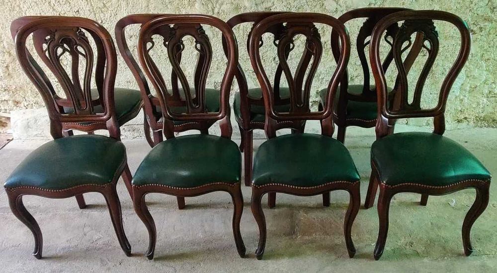 Conjunto de 8 Cadeiras em Madeira Maciça e Pele Genuína