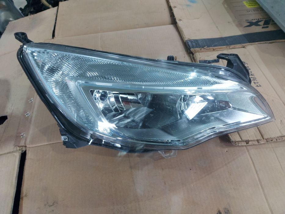 Фара права опель астра джей, opel astra j 09-12р.в. Hella GM13253647