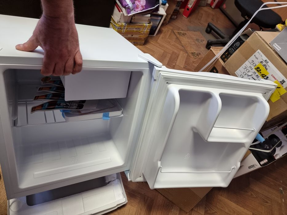 Холодильник барний  MYSTERI MRF 8050 W