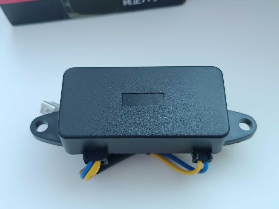 AVR регулятор напруги генератора 250v 220 мкф до 3,5 кВт прямокутний