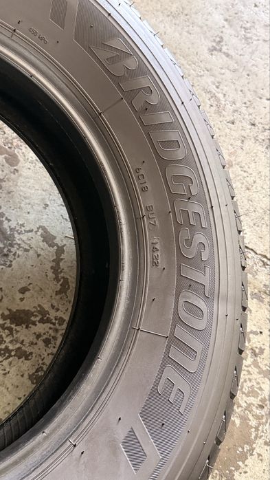 Pneus 215/70r15C 109/107S Bridgestone Duravis R660 com 90% piso