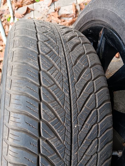 czarne alu Felgi 205/55r16 BMW opony Goodyear zimowe run-flat
