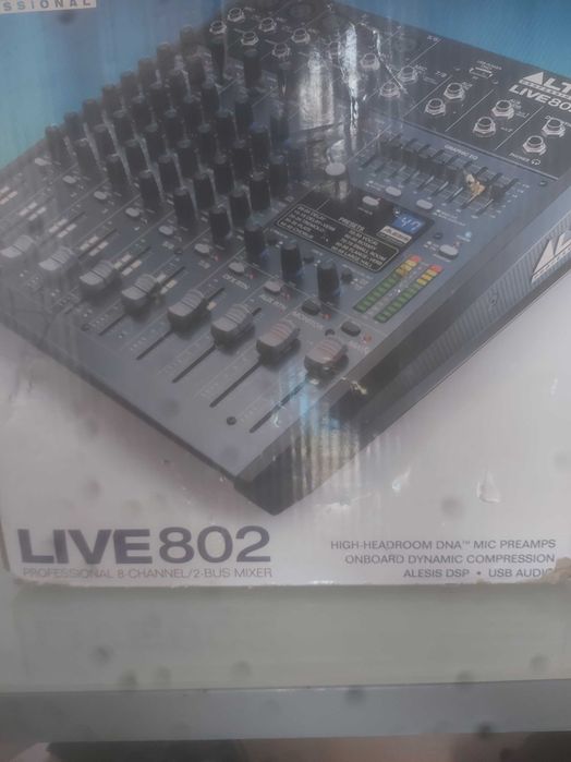Mesa de Mistura Alto live 802 como nova