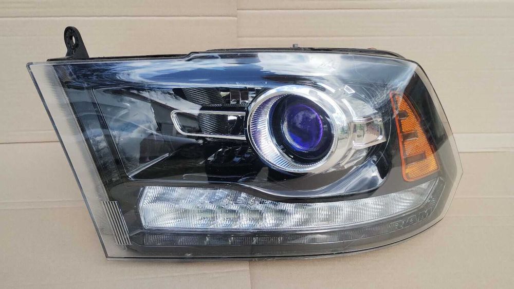 Lampa Przod Led Dodge RAM 1500 IV Gen 13-18r Magna 50693B Mopar