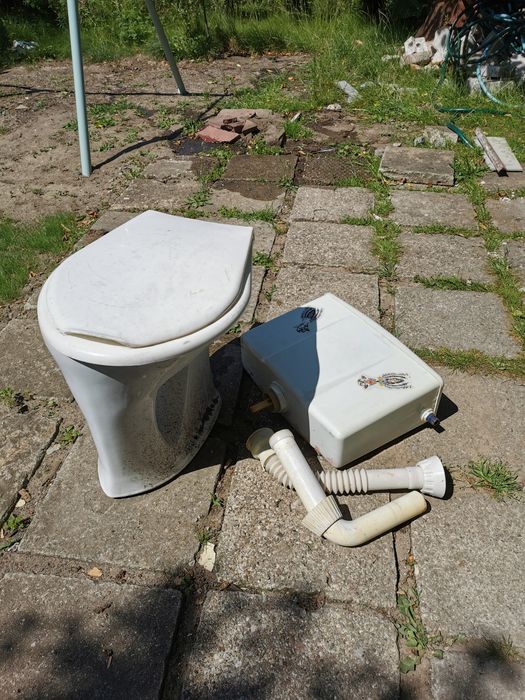 WC KOMPAKT razem z deska toaleta ustepowa